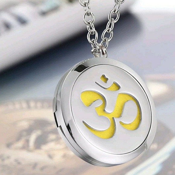 OHM ESSENTIAL OIL DIFFUSER NECKLACE! - Picture 3 of 6